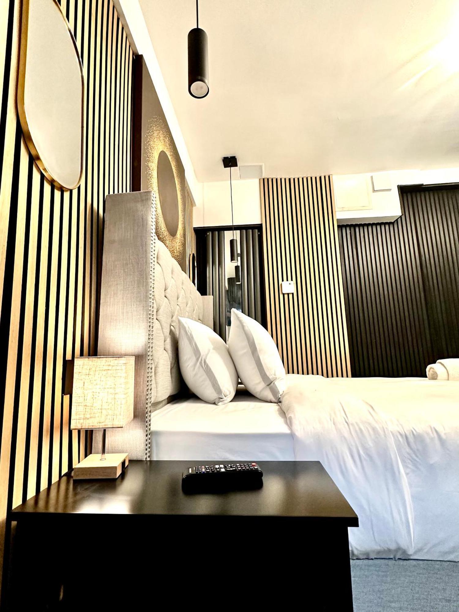 G Eighty Four Aparthotel Londres Exterior foto