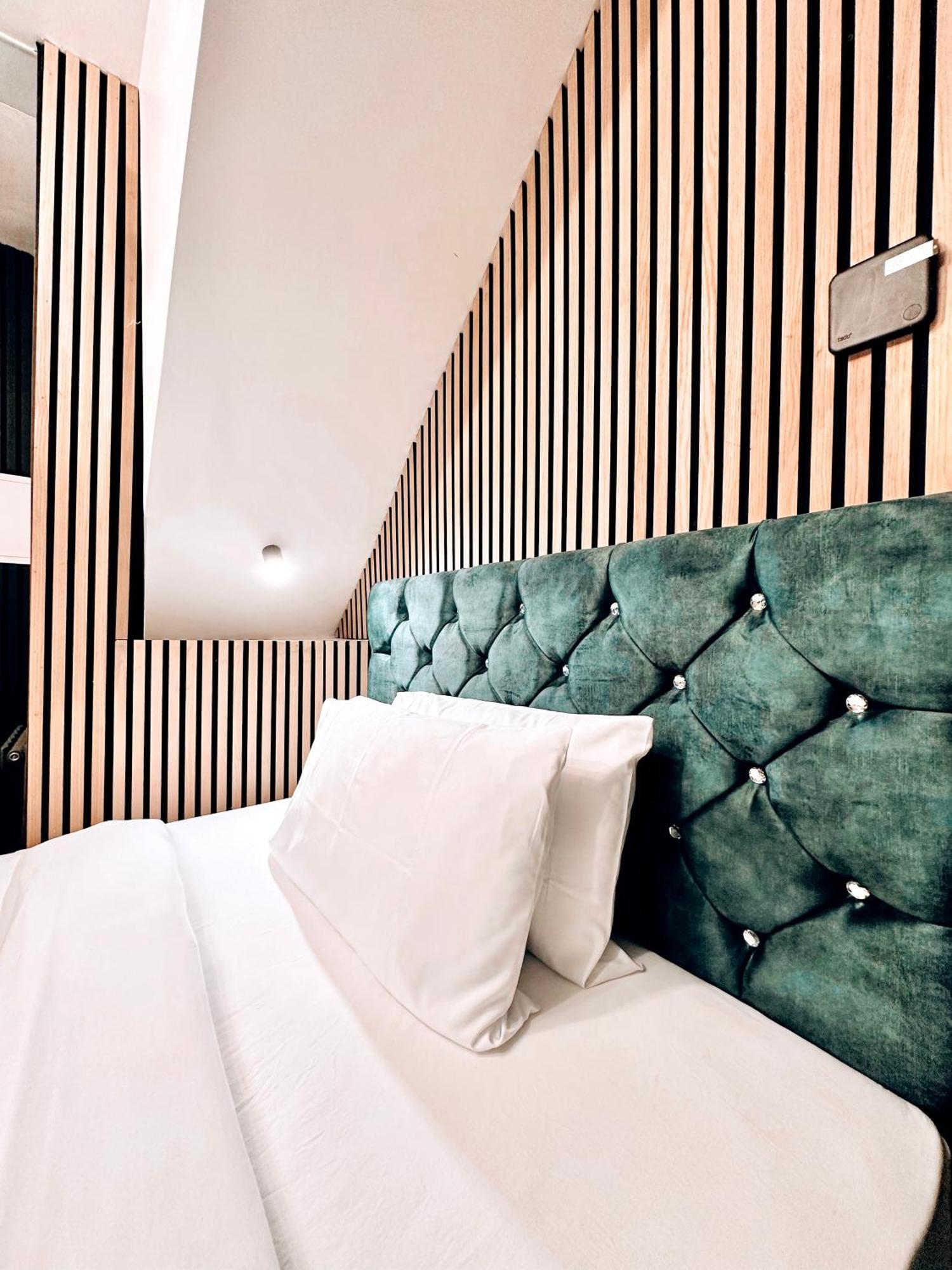 G Eighty Four Aparthotel Londres Exterior foto
