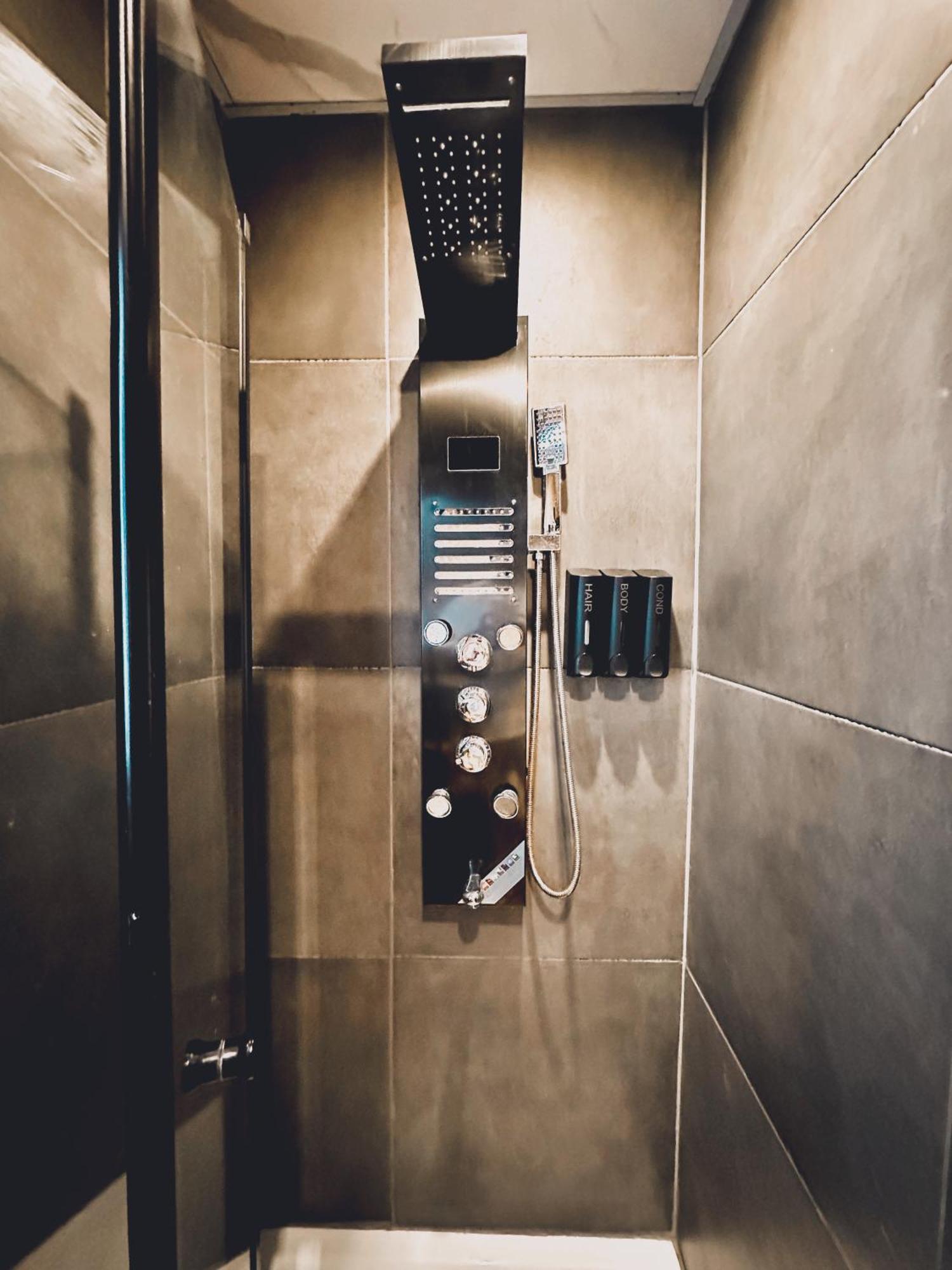 G Eighty Four Aparthotel Londres Exterior foto