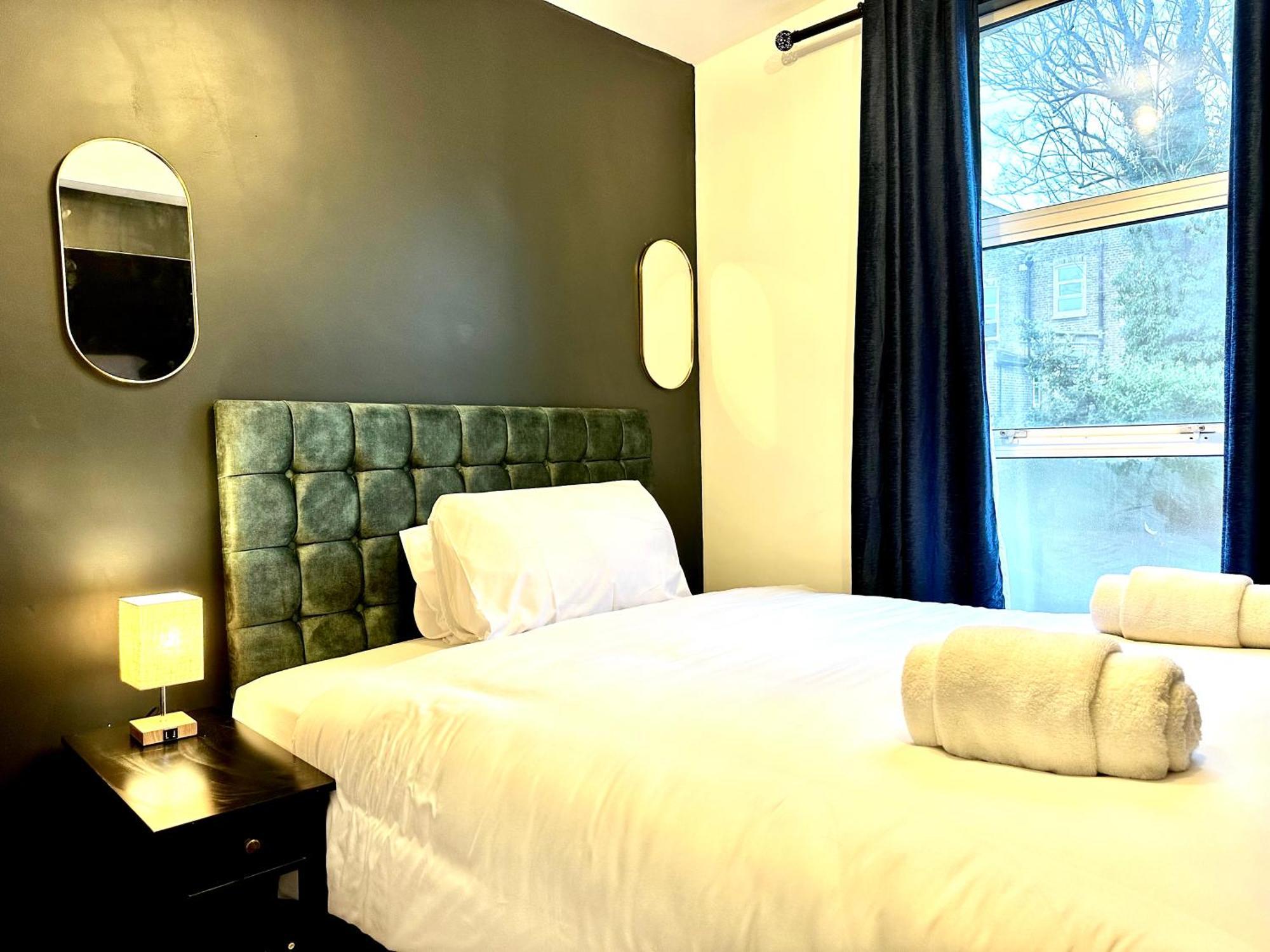 G Eighty Four Aparthotel Londres Exterior foto
