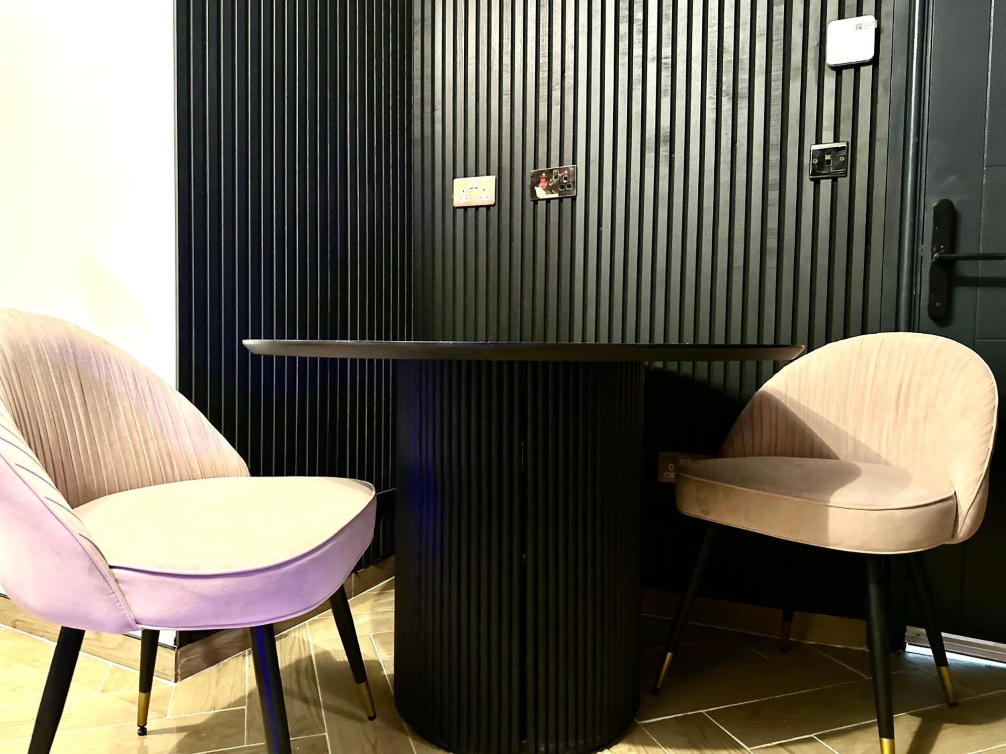 G Eighty Four Aparthotel Londres Exterior foto